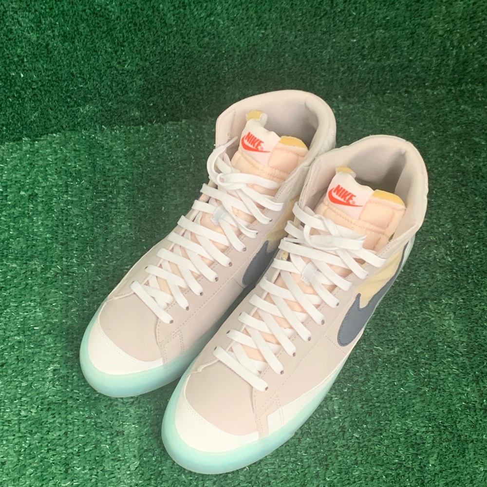❤️‍🩹SOLD❤️‍🩹 Nike Blazers 11.5